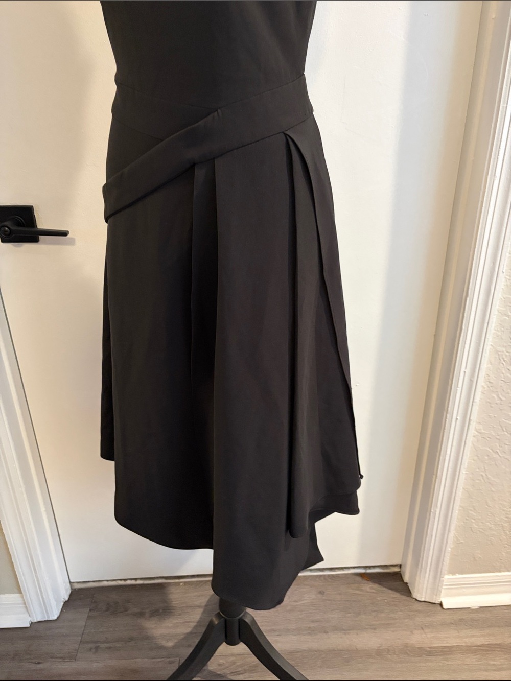 Few Moda black sleeveless dress interesting details at waist unique size small - Picture 5 of 10